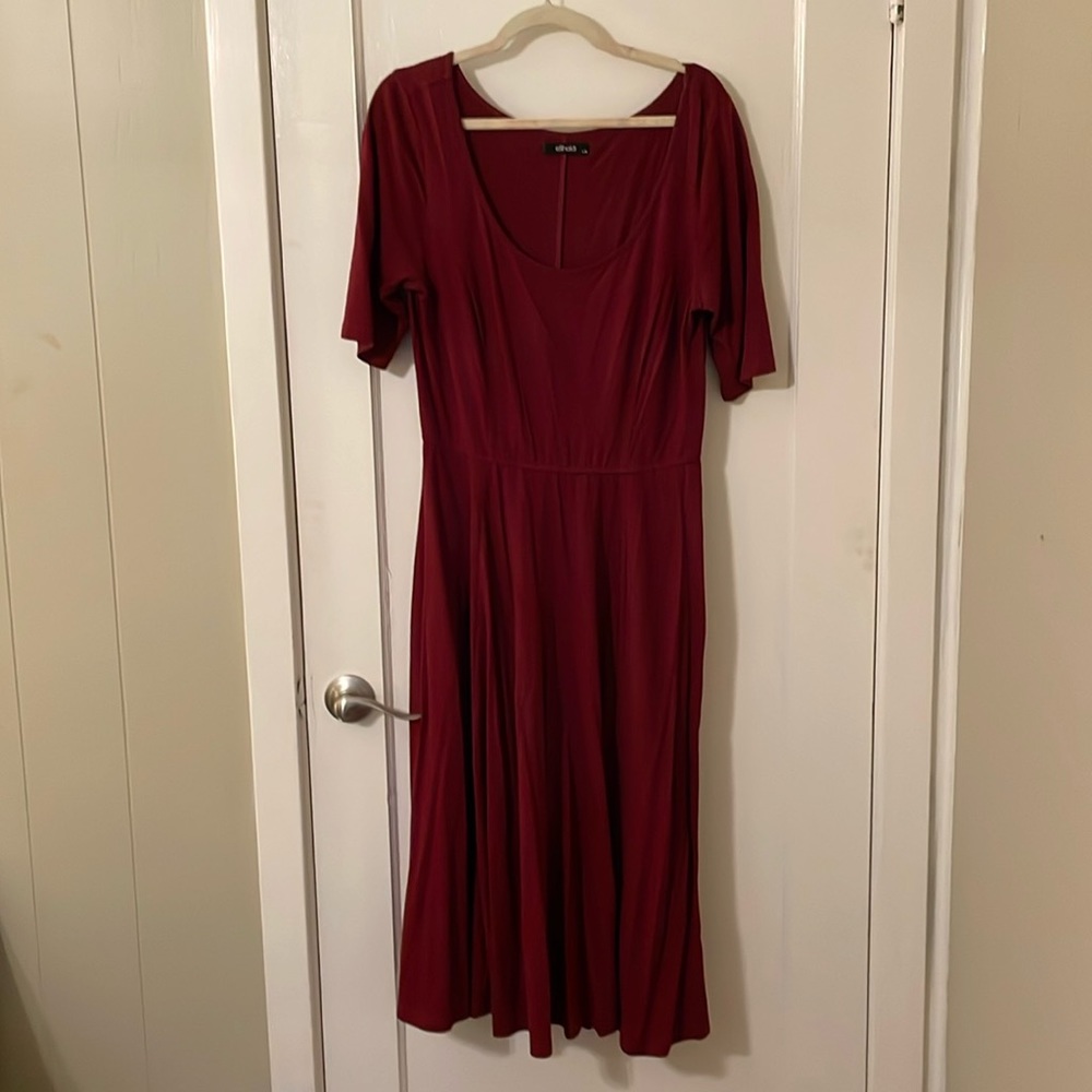 Maroon scoop neck dress